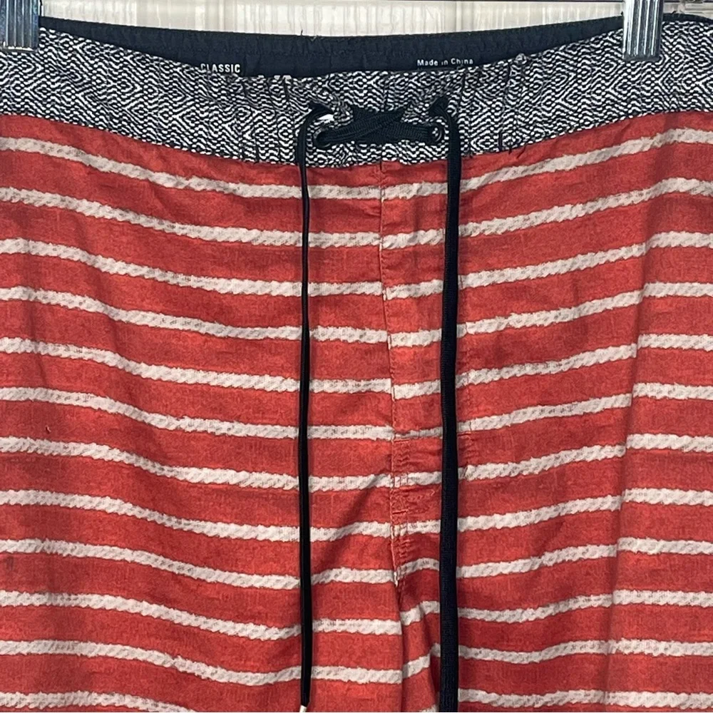 RVCA Classic Non-Stretch Men's Striped Swim Board Mens Sz 36